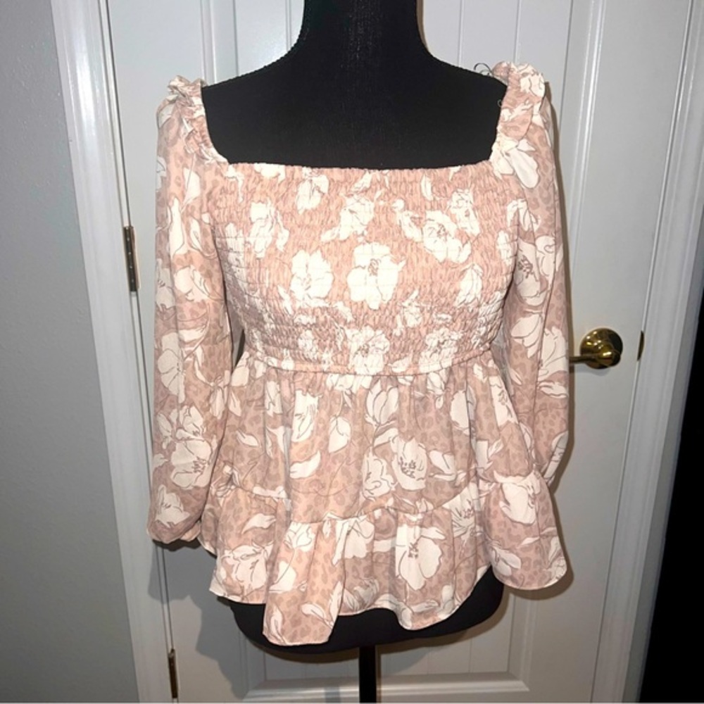 Blu Pepper Tan Cream Floral Shirred Sleeve Top Size Large